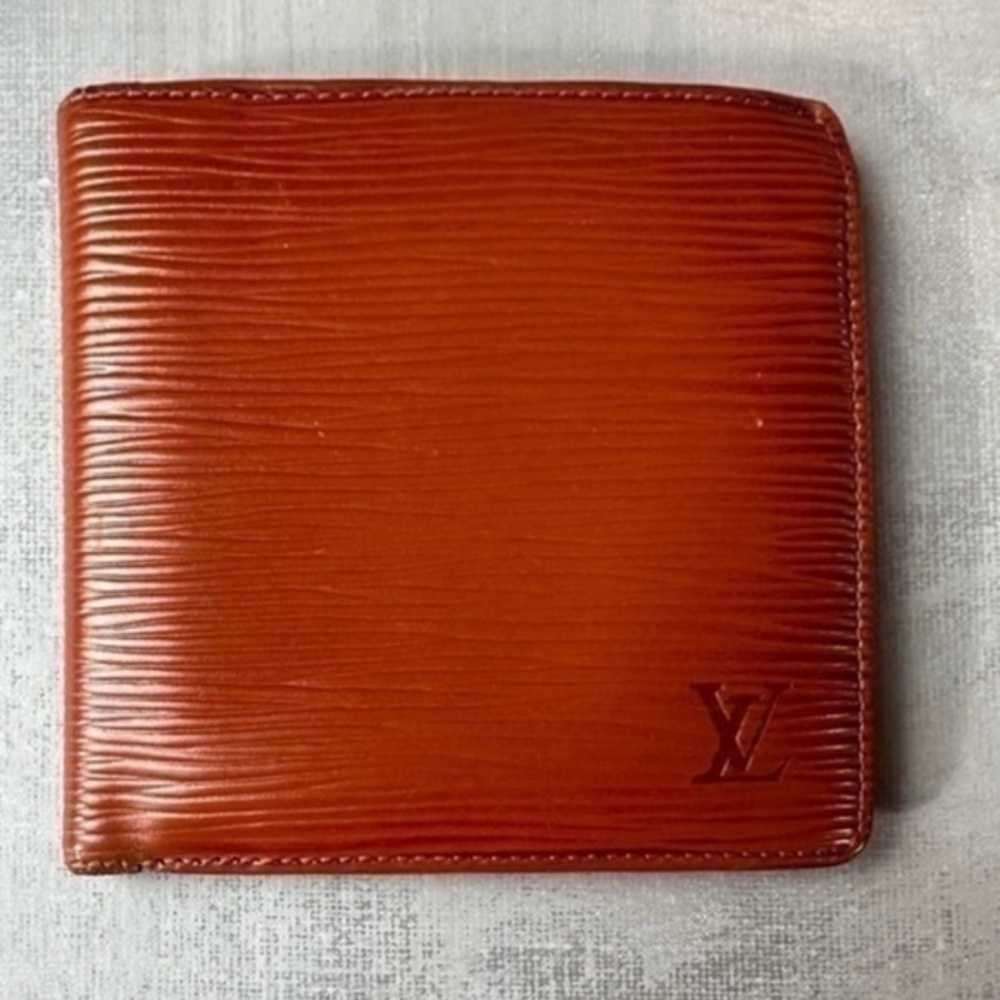 AUTHENTIC Louis Vuitton Marco Wallet. Previously owned. Brown/tan.